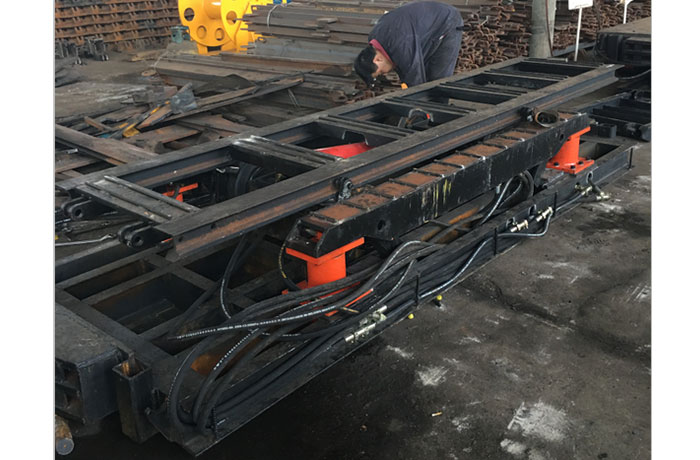 中（zhōng）捷邁步自移列車